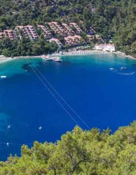 HILLSIDE BEACH CLUB