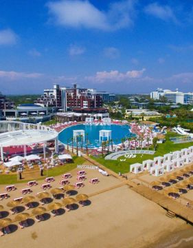 SELECTUM LUXURY RESORT