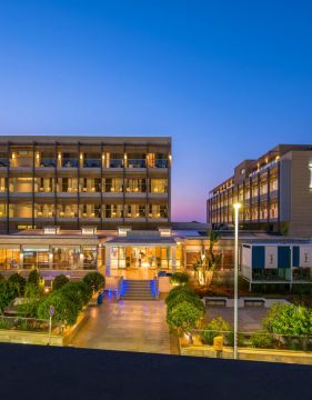 I RESORT BEACH HOTEL & SPA