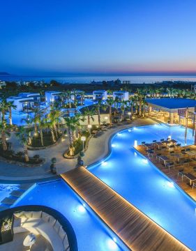 STELLA ISLAND LUXURY RESORT AND SPA