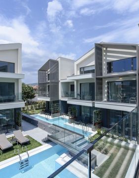 SERENITY SUITES
