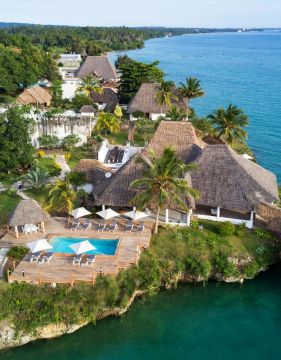 CHUINI BEACH LODGE