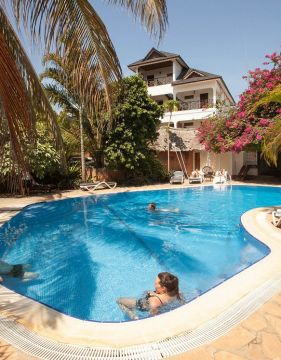 LANGI LANGI BEACH BUNGALOWS