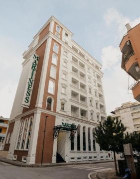 MARTINESS HOTEL