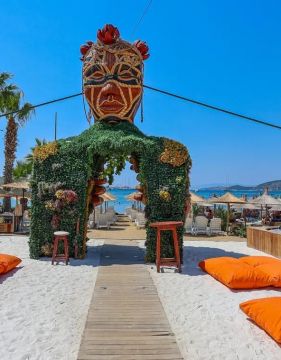 LADONIA LEO BEACH RESORT (Adults only 16+)