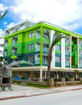 Green Life Hotel