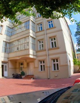 Louis Leger Hotel