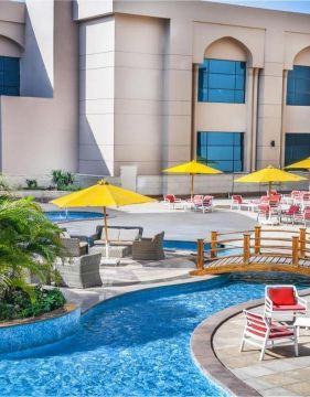 Pyramids Park Resort Cairo или подобен