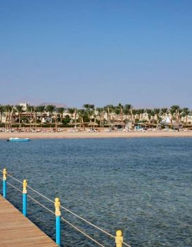 Coral Sea Water World Resort