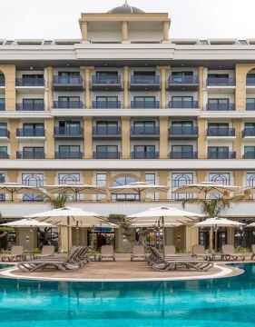 Serenity Queen Hotel Lux