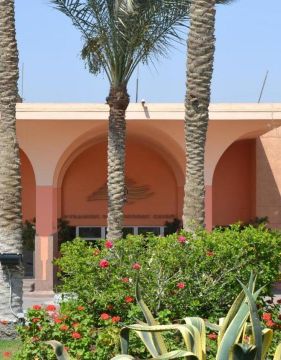 Pyramids Park Resort Cairo или подобен