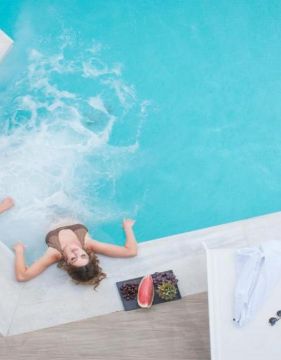 Mari Kristin Beach Hotel