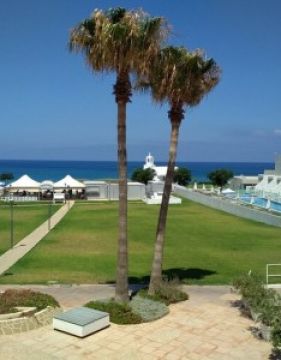 PENELOPE BEACH HOTEL & APARTMENTS