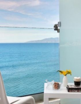 Vasia Boulevard (Adults Only +15)