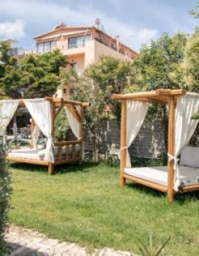 Georgia's Garden Hotel