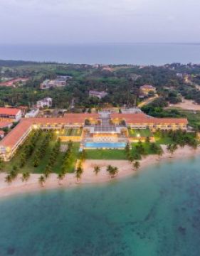 AMAYA BEACH PASSIKUDAH.