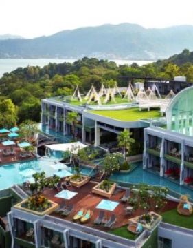 Crest Resort & Pool Villas