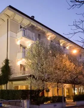 SUITE HOTEL MAESTRALE