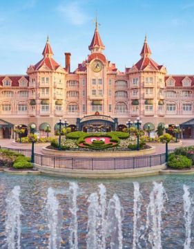 Disneyland Hotel