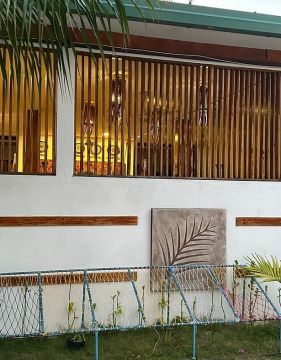 Dhiffushi White Sand Beach Hotel