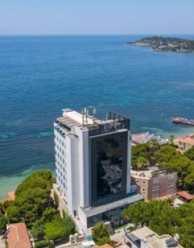 SIGNATURE BLUE RESORT